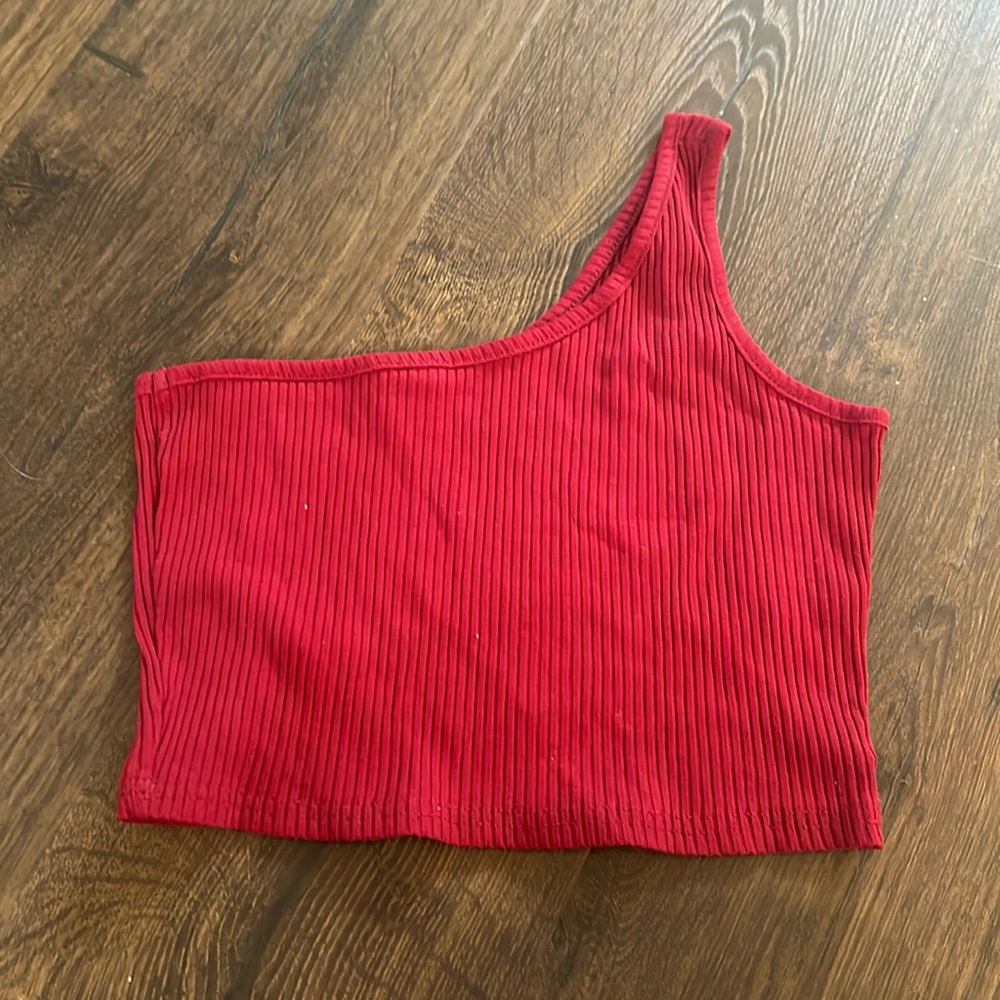 one shoulder crop top